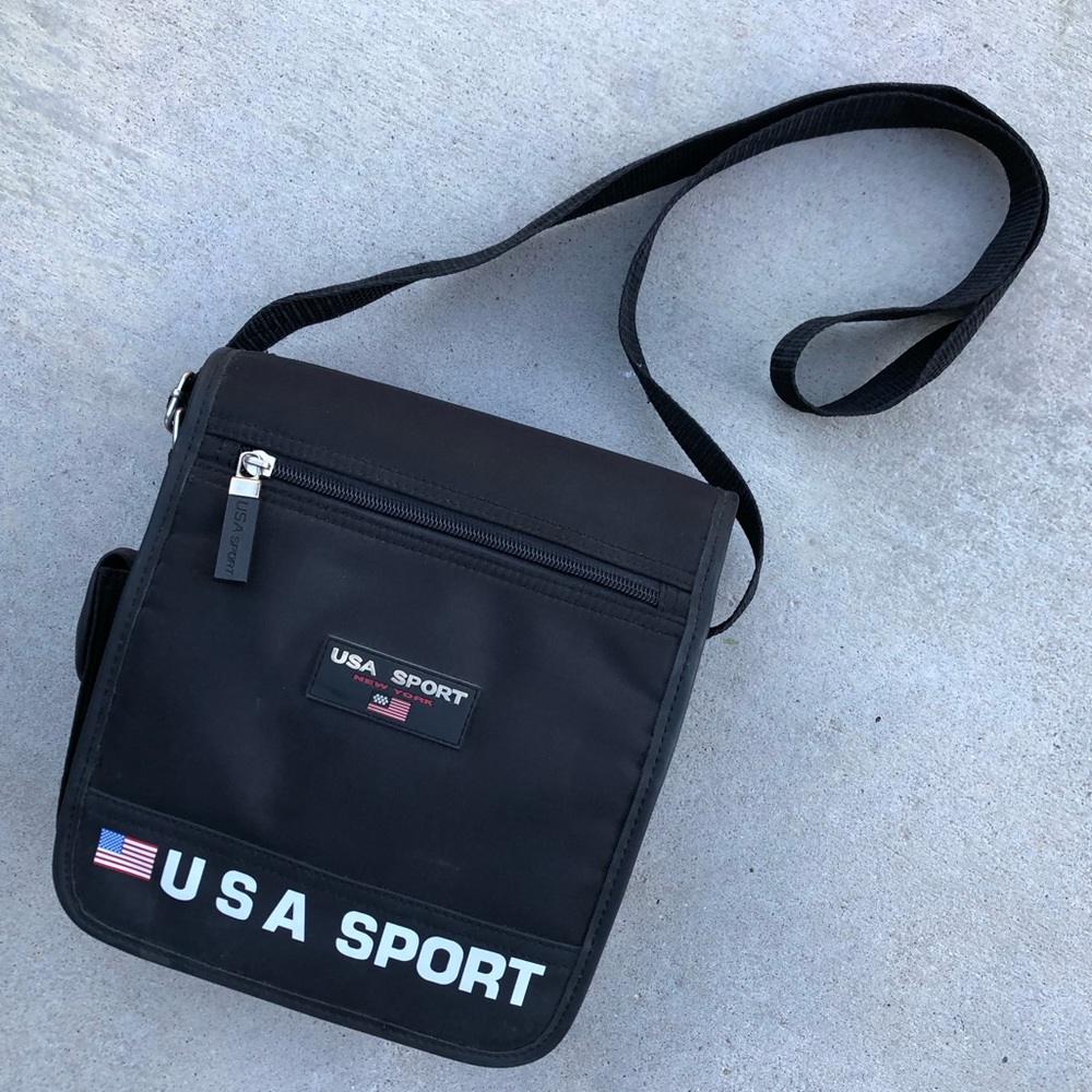 Vtg USA Sport Black Shoulder Bag w Pockets - 9 x 10 x 3”